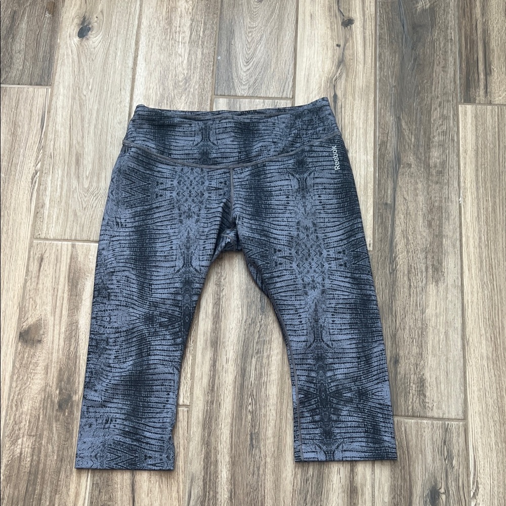 Reebok Women’s Charcoal Pattern workout Capris